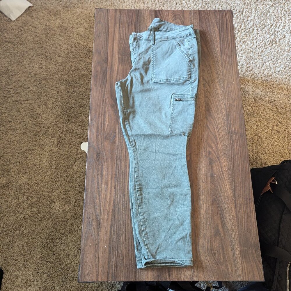 A.N.A Skinny Ankle Pant Army Green Size 31/12